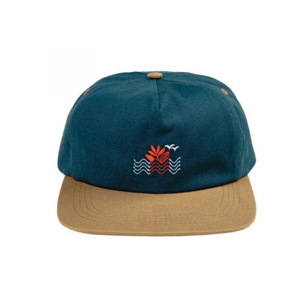 photo de la casquette magenta sunset ocean blue