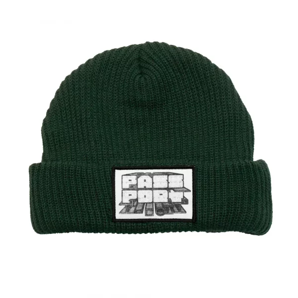 PassPort-Shippin-Steel-Beanie-Forest-Green-1 photo du bonnet passport forrest