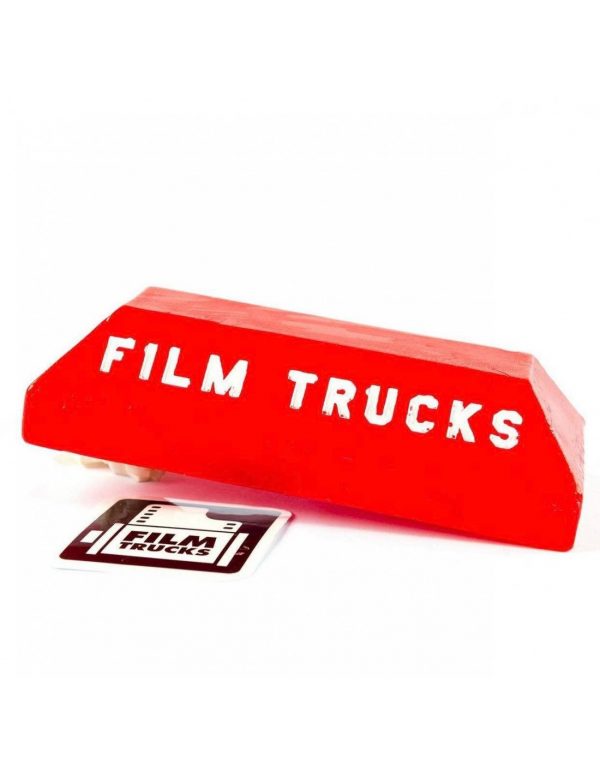 film-trucks-curb-wax Image de la wax film skate curb