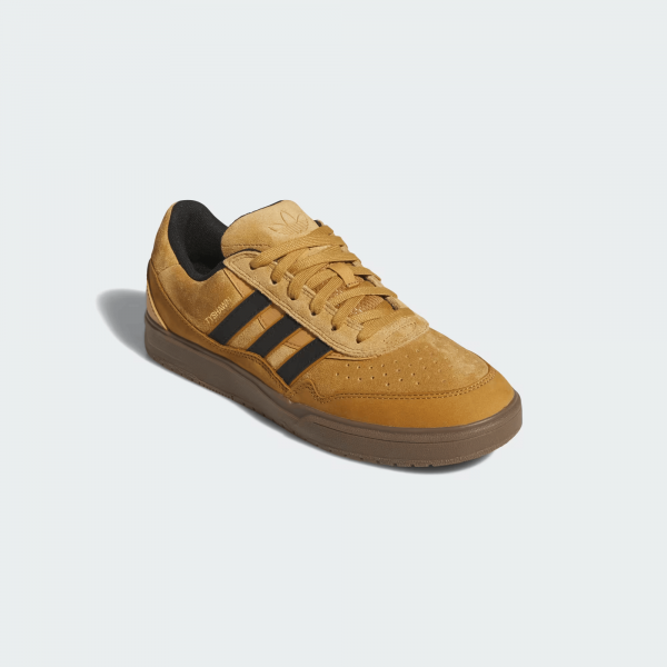 Chaussure_Tyshawn_II_Jaune_JI0851_04_standard