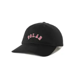 photo de la casquette polar sai college logo black