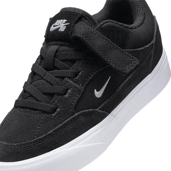 photo de la chaussure de skateboard enfant nike sb malor black white