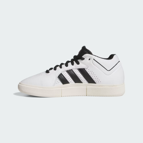 Chaussure_Tyshawn_Blanc_JQ1134_06_standard (1)