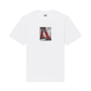 photo du tshirt the loose co socks tee white
