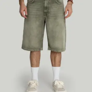 photo du short de skateboard Homeboy xtra baggy washed green