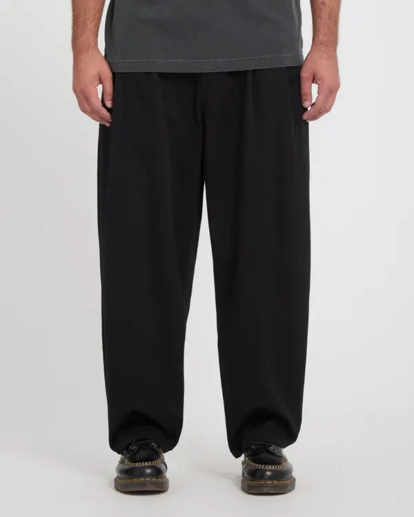 photo du pantalon volcome holter pleat pant black