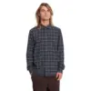photo de la chemise de skateboard volcom caden plaid raisin